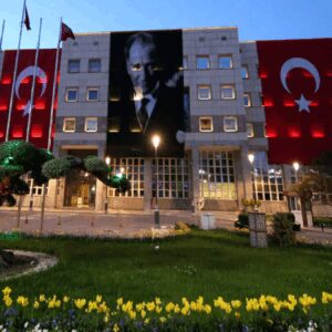 ihale degil peskes kik dur dedi 92OPRXea