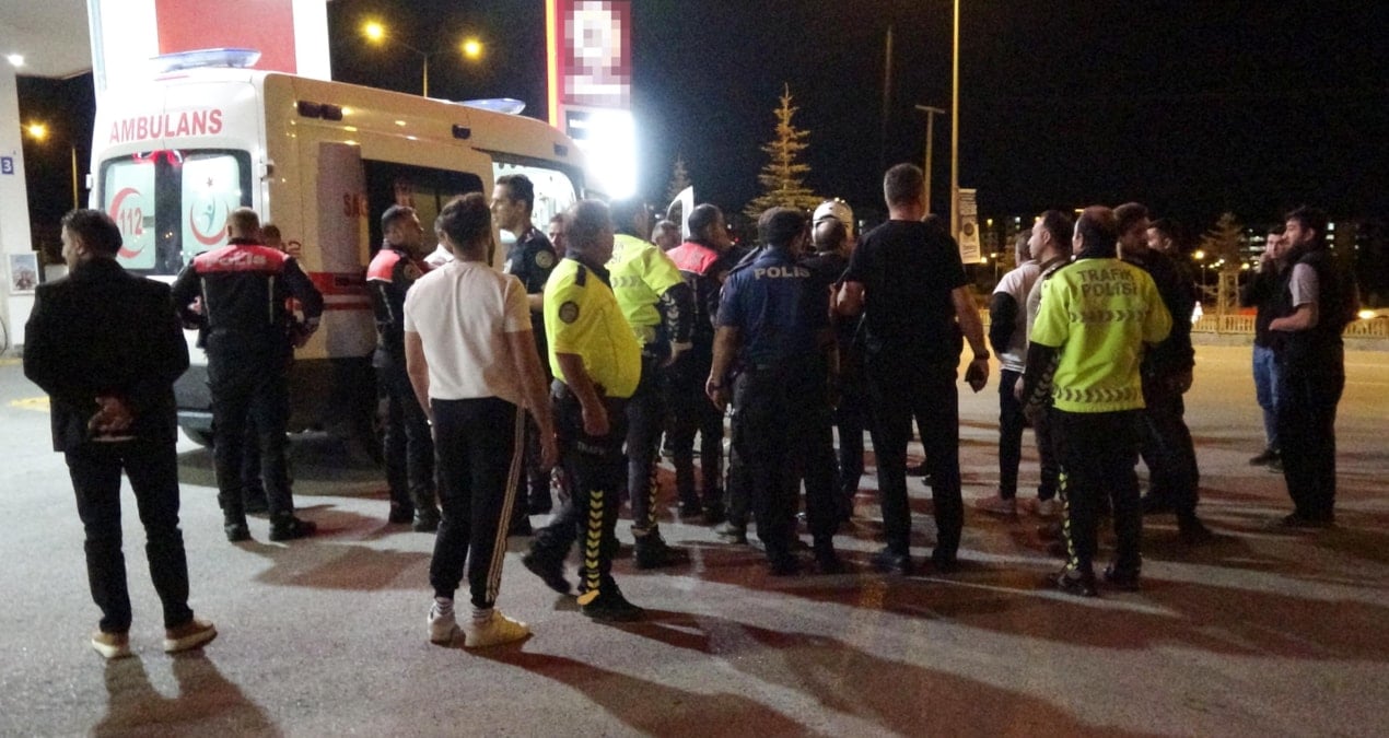 bicaklarla saldirdilar iki aile altin parasi icin birbirine girdi 7TPrMluN