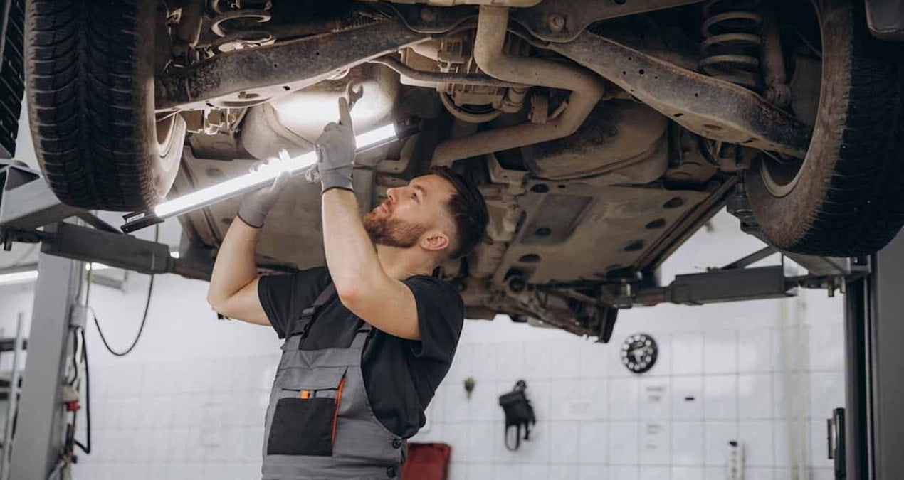 isvecli oto tamircilerine gore tamiri en zor 5 araba deliriyordum yaslanana kadar o arabanin kabusunu gorecegim vly1OXeb