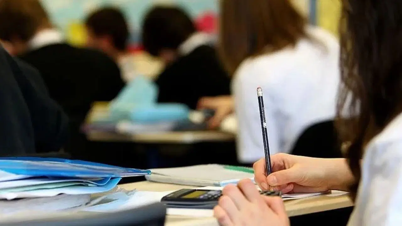 chpli ozcagdas okullara kadrolu okul sagligi hemsiresi gorevlendirilmesi icin tbmmye kanun teklifi verdi OyhFuzx6