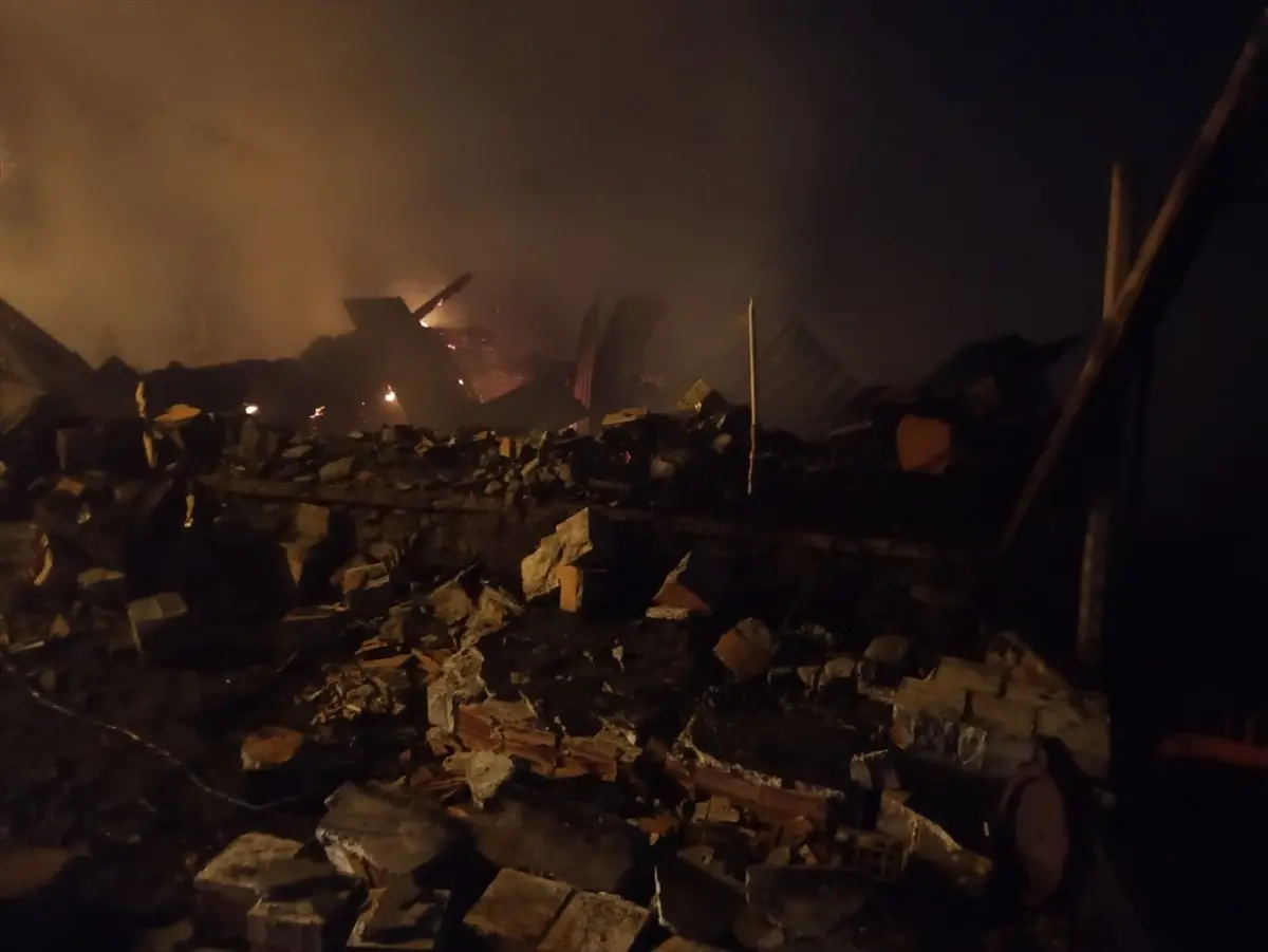 iskilipte yangin 3 ev zarar gordu dqrwD5kJ