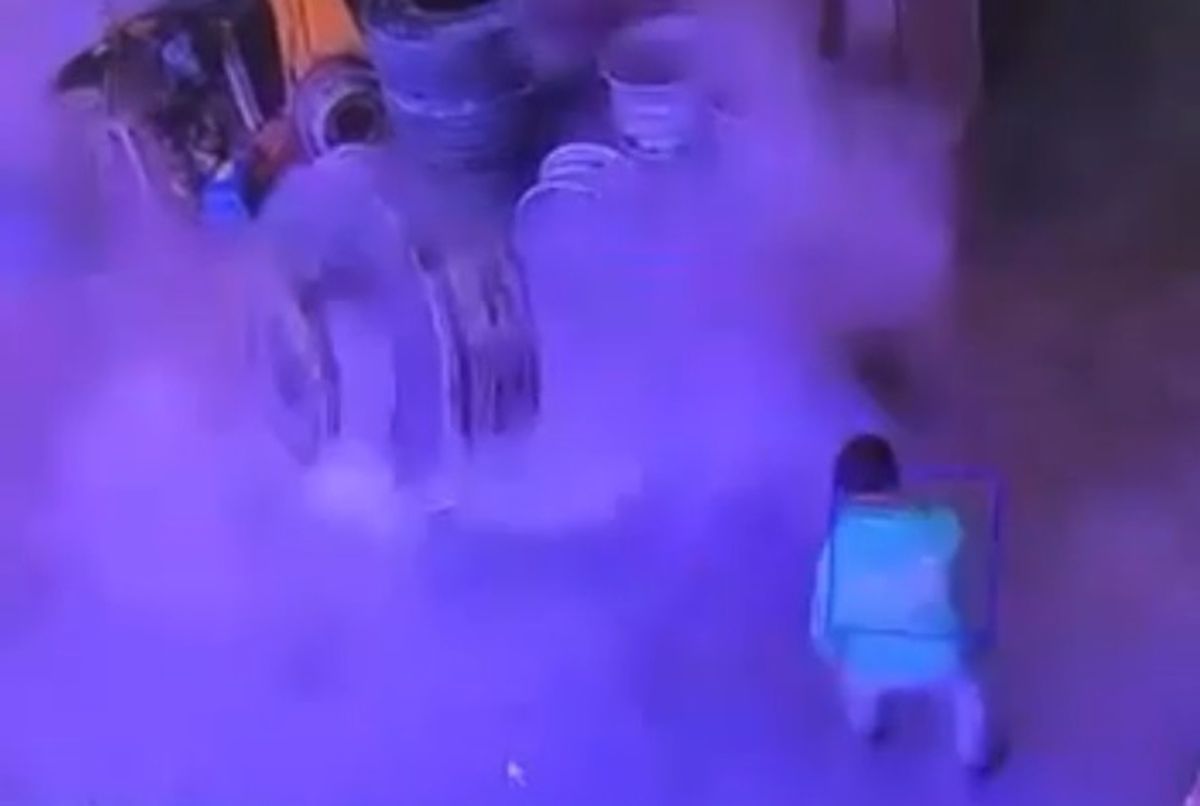 Mersin’de Kamyonet Lastiği Patladı, Korku Dolu Anlar