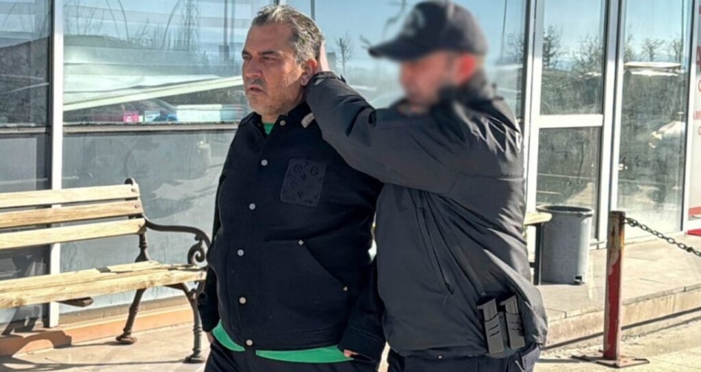 son-dakika-esme-belediye-baskani-gorevden-uzaklastirildi-Jqqsl1di