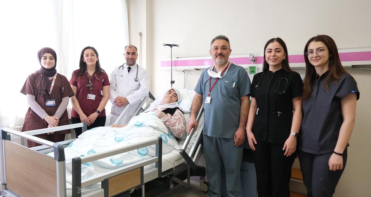 gogsunden-7-kilo-750-gramlik-tumor-cikarildi-NWA6t9Xi