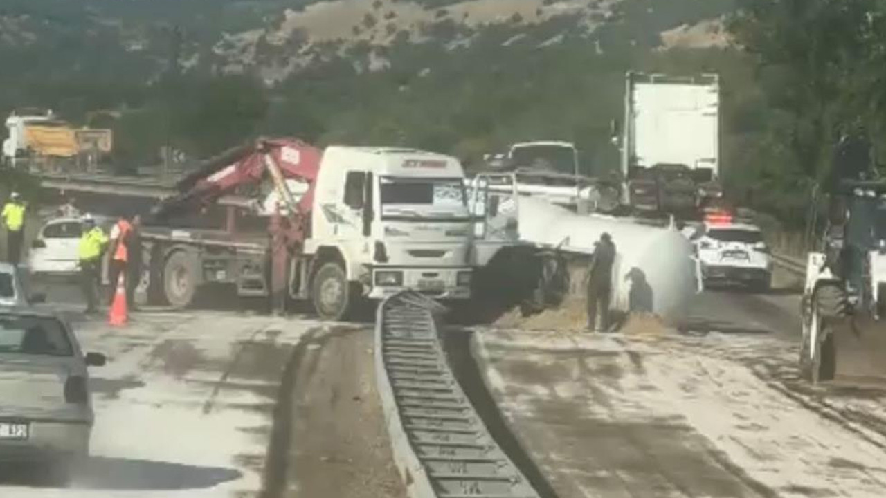 Malatya adiyaman kara yolunda yakit tankeri devrildi CcI3xd8C