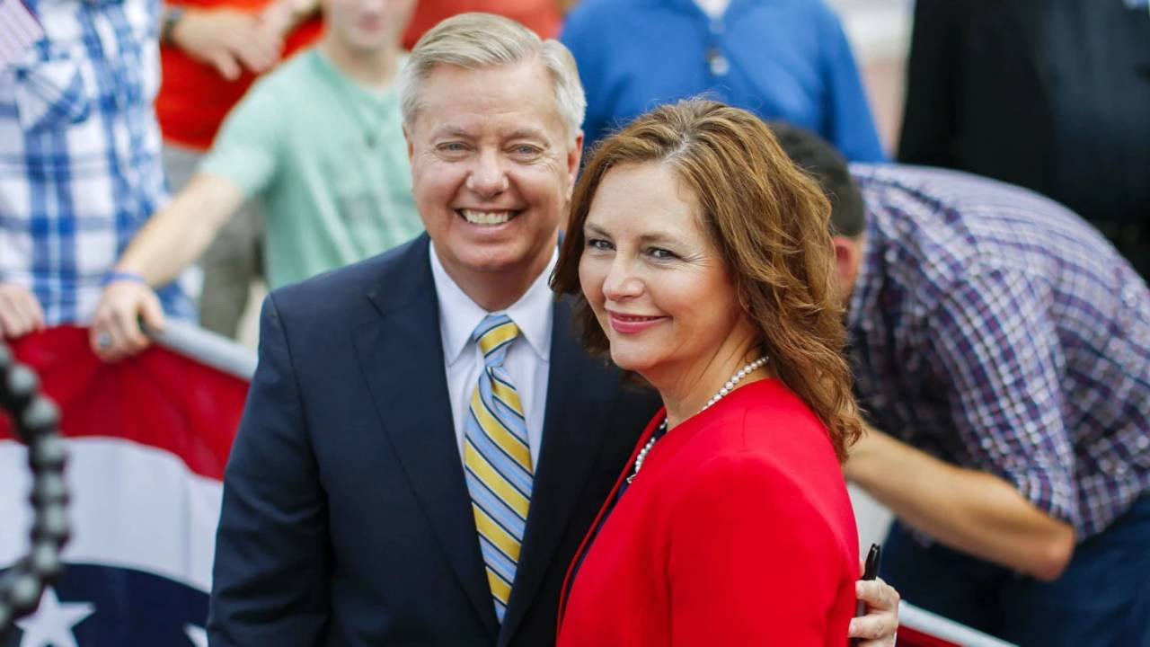 Olumu soru isaretleri yaratmisti lindsey grahamin yerine kiz kardesi atandi 5Nreqh3c